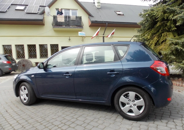 Kia Ceed cena 21500 przebieg: 176500, rok produkcji 2010 z Jarosław małe 379